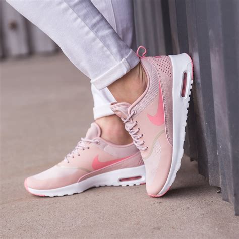 Rosa Nike Schuhe 